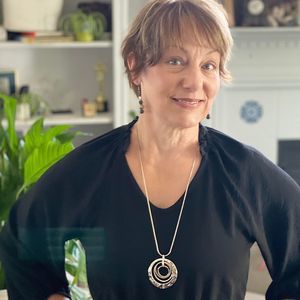 Meet your Posher, Connie